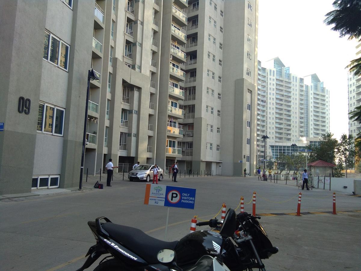 Amanora Service Apartment Pune Eksteriør billede
